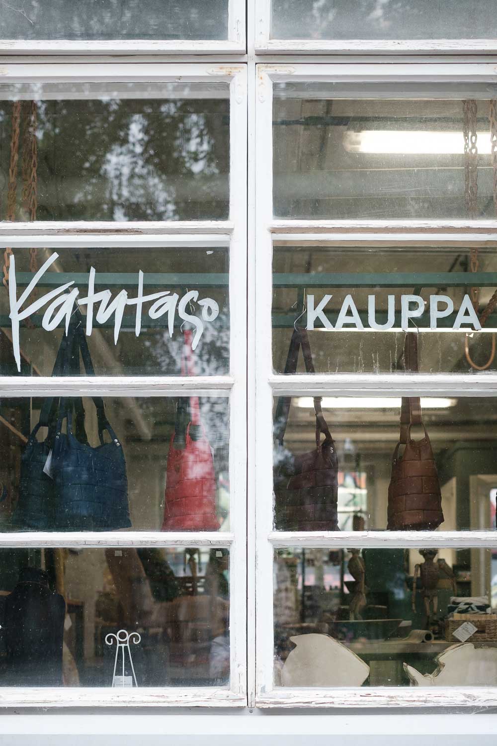 Hiedanrannan Paja myymälä. Valokuva.